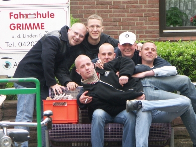 Gruppenbild mit Neonazis (Foto: Recherche-Nord)